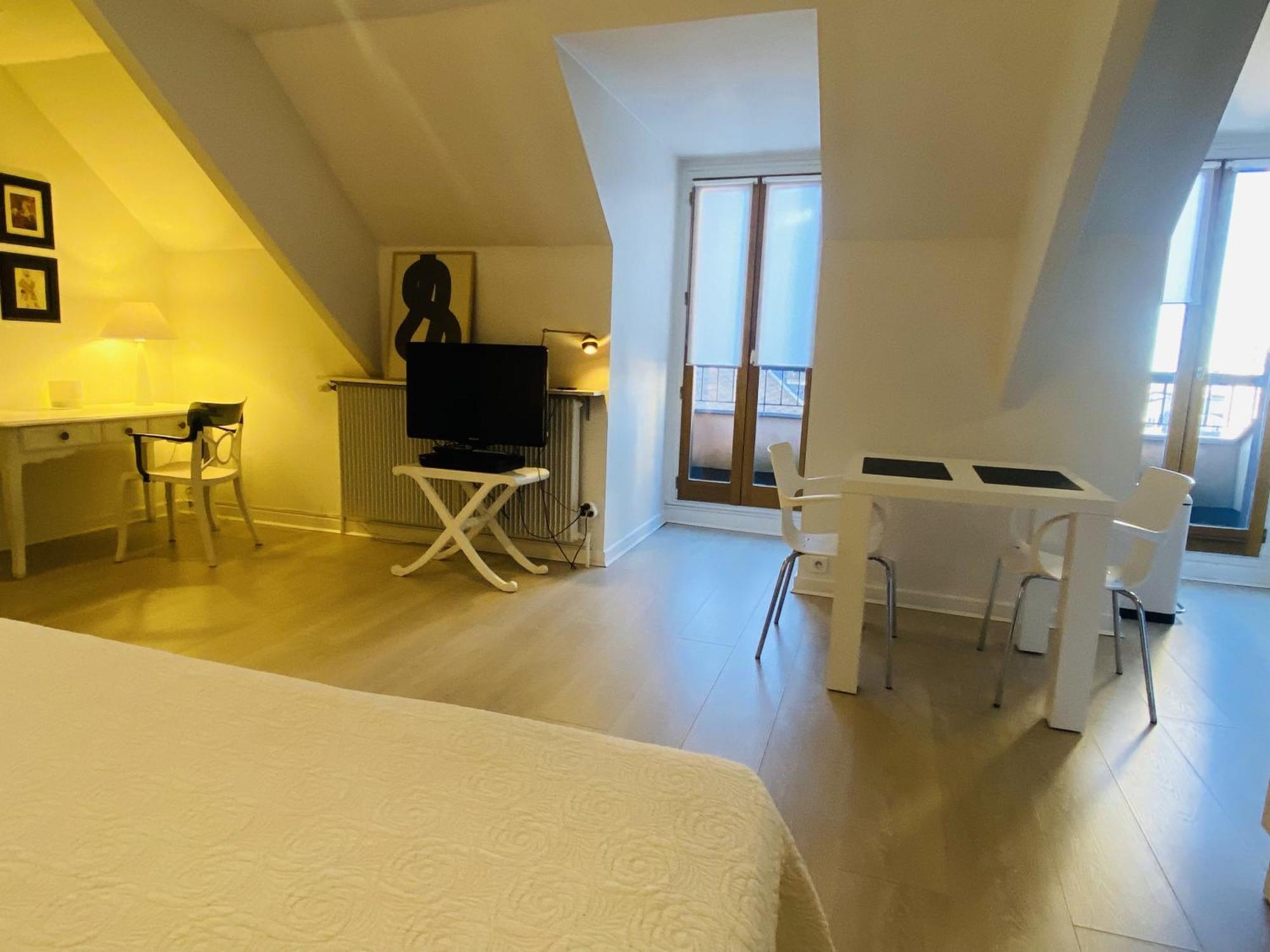 Grand De Standing Hyper Centre Apartment